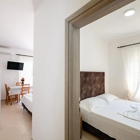 Nefeli Apartmanhotel